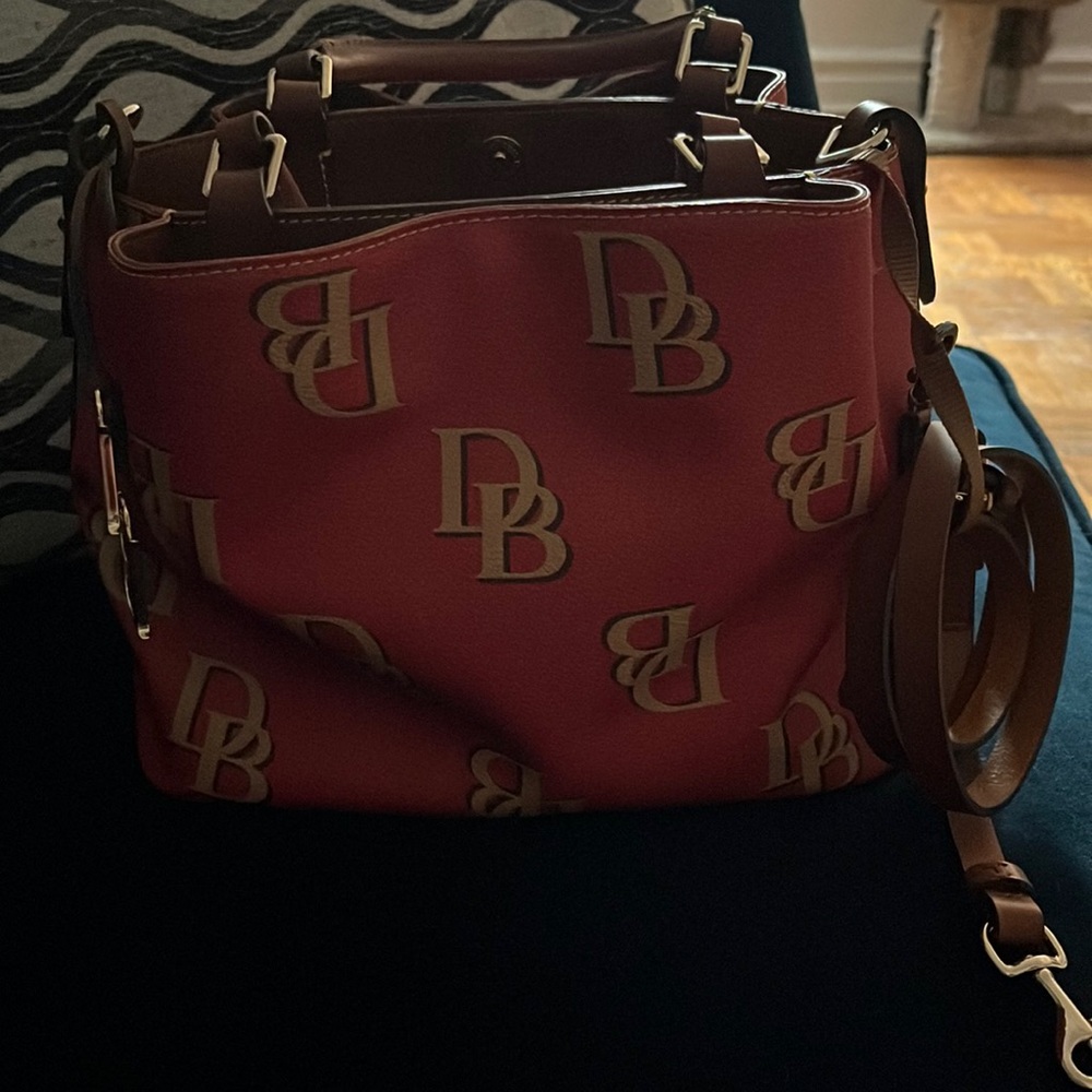 Beautiful Dooney&Bourke Fall bag great with any outfit or style.